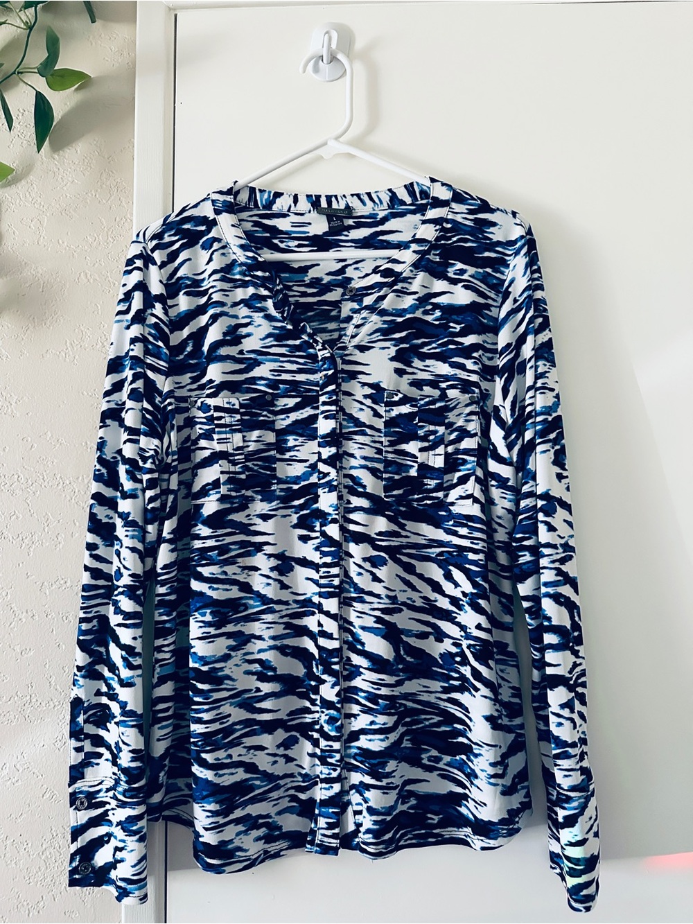 Dana Buchman Button-Front Blouse- Size Large- Blue and White